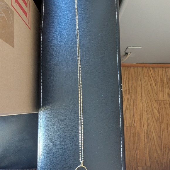 Elegant Gold and Black Geometric Pendant With Necklace - Picture 3 of 11